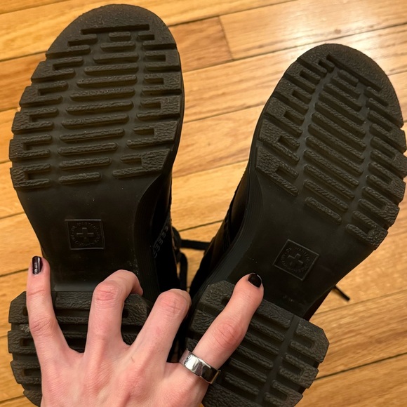 Dr. Martens Black Lace-Up Chesney Boots - Picture 5 of 6